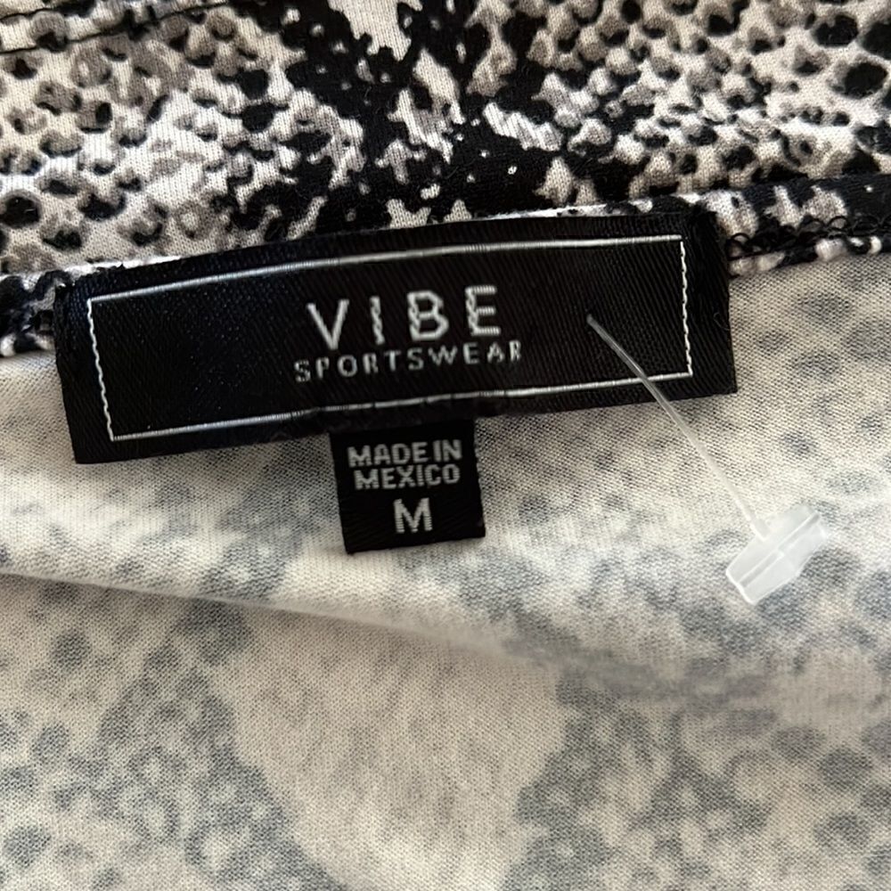 Snakeskin Print top - Picture 3 of 3